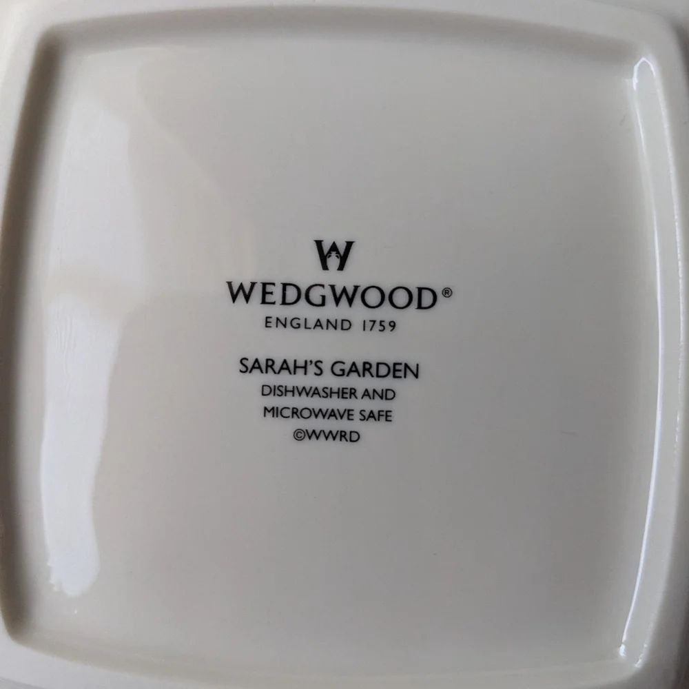 Wedgwood Sarah's Garden Floral Nesting Sweet Meat Dishes Set - 3 Discontinued